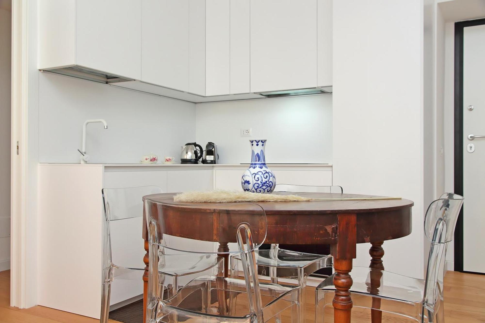 Ych-delightful Flat Near San Giovanni Apartment Rome